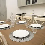 Exclusive Charm Of The Old Apartament *